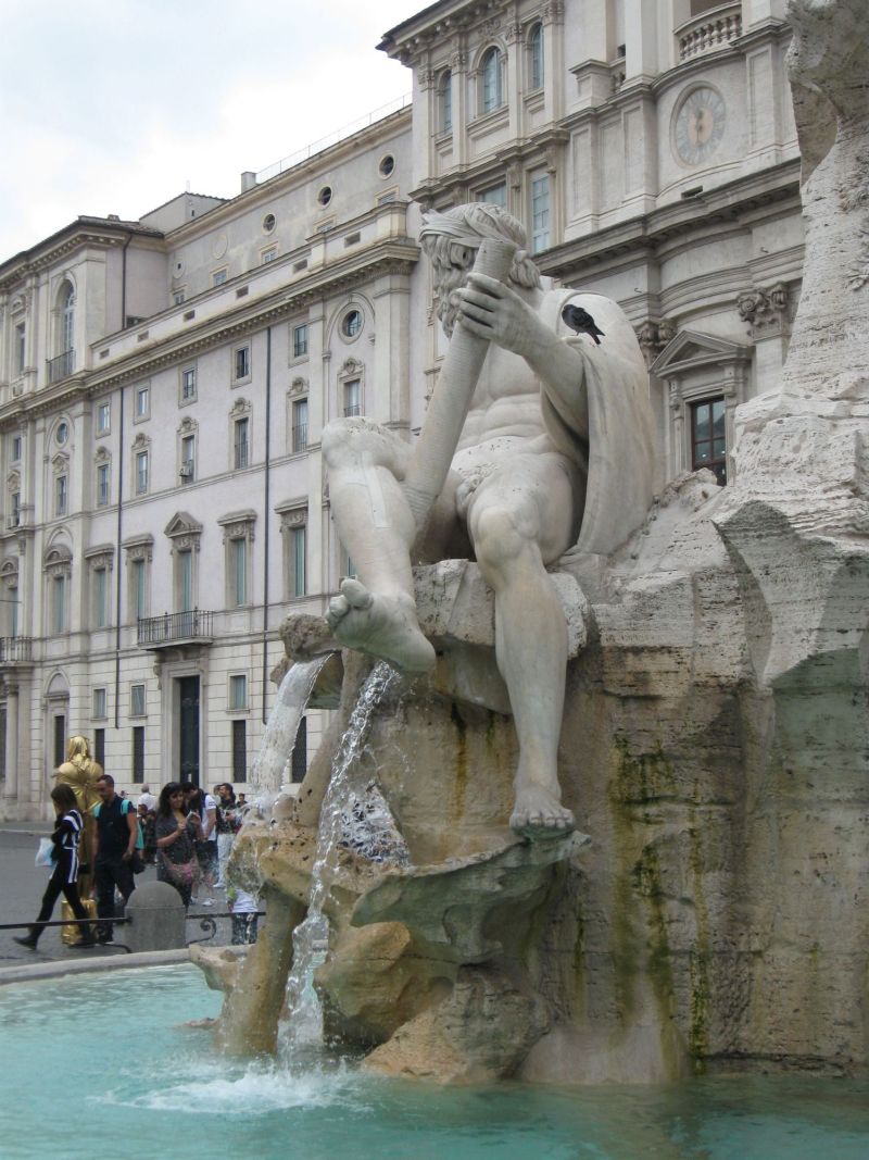 Piazza Navona'da bir heykel