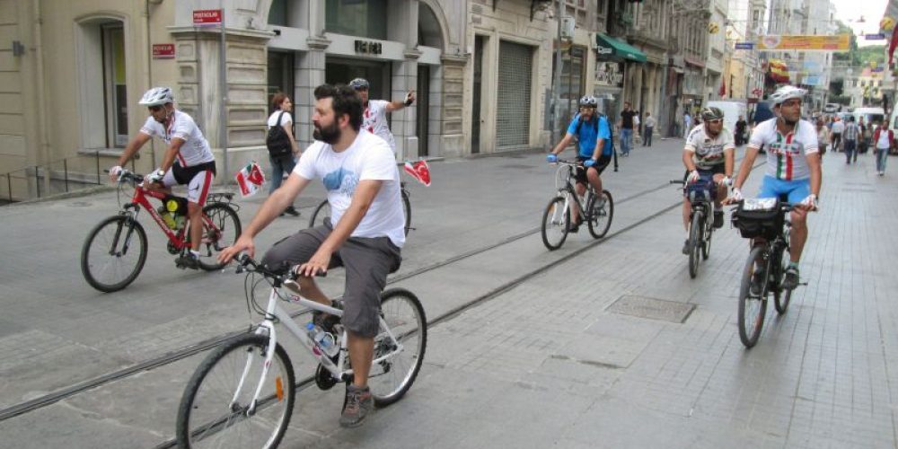 İranlı bisikletlilerle İstanbul’da pedalladık